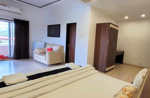 Talegaon Dabhade Hotel | Hotel Om Inn