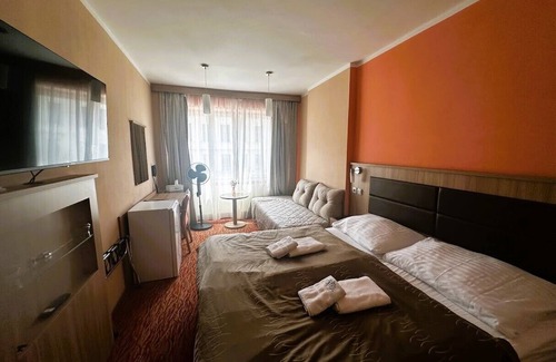 Jaromerice nad Rokytnou Hotel | Hotel Opera