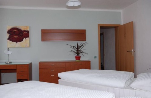 Sadska Hotel | Hotel Ostrov Garni