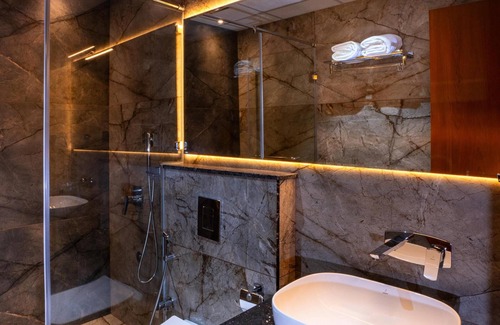 BTM Layout Hotel | Hotel Paramos Meeds