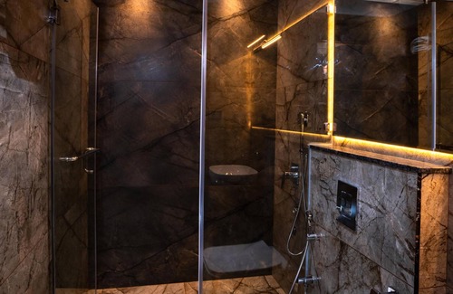 BTM Layout Hotel | Hotel Paramos Meeds