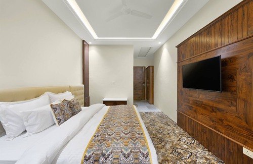 Zirakpur Hotel | Hotel Paras