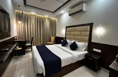Sector 5 Hotel | HOTEL PARK ROYAL