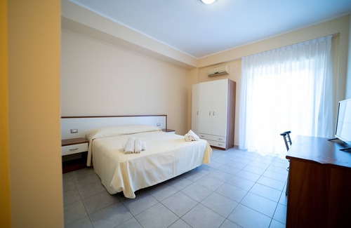 Trebisacce Hotel | Hotel Parnaso