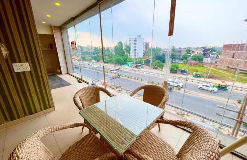 Zirakpur House | Hotel pearl Grand