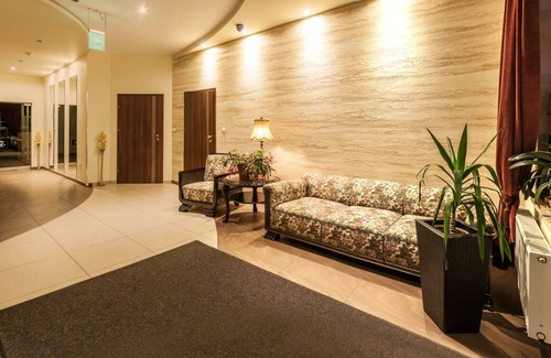 Aleksandrow Lodzki Hotel | Hotel Pelikan