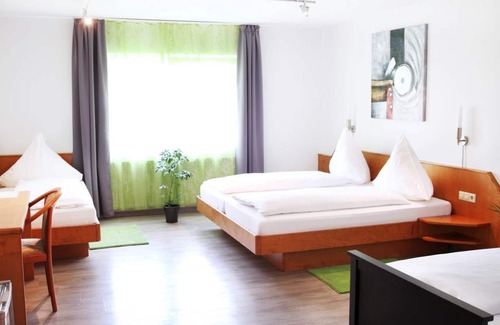 Bilfingen Hotel | Hotel Pension Kaempfelbach