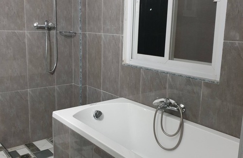Irosin House | Hotel Pentaqua
