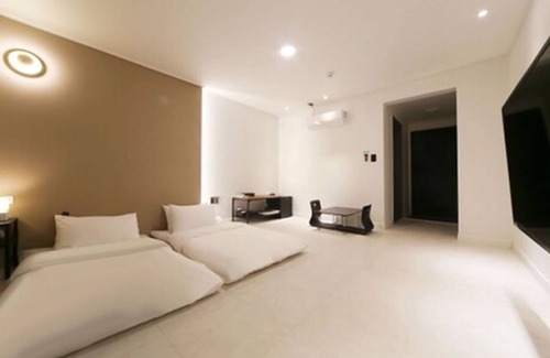 Chungmu Hotel | Hotel Pier 48