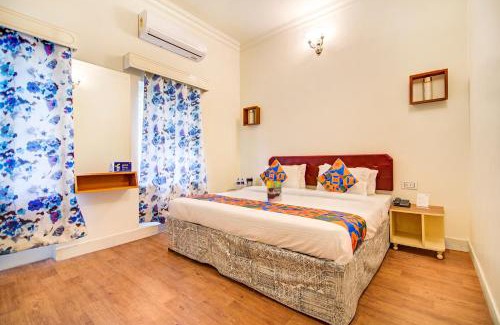 Sindhi Camp Hotel | Hotel Pink Palace