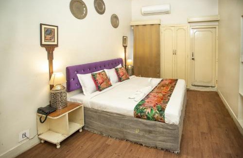 Sindhi Camp Hotel | Hotel Pink Palace