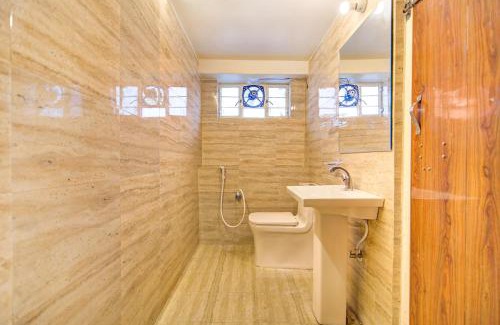 Sindhi Camp Hotel | Hotel Pink Palace