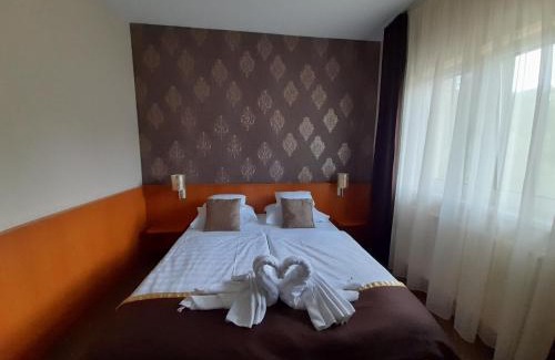 Szekesfehervar Hotel | Hotel Platan