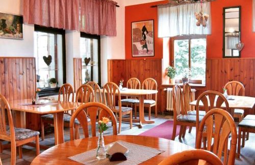 Holin Hotel | Hotel pod Šikmou Věží