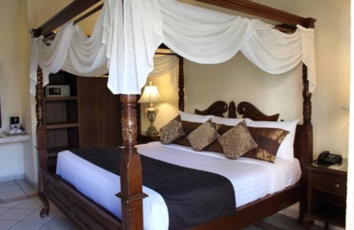 San Pedro Tlaquepaque Hotel | Hotel Posada Virreyes