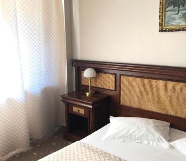 Scornicesti Hotel | Hotel President