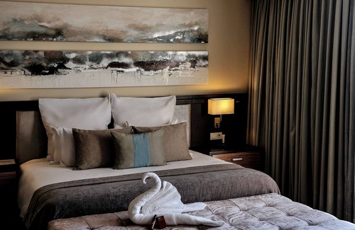 Lubumbashi Hotel | Hotel Pullman Lubumbashi Grand Karavia
