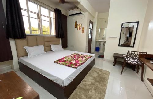 Piparia Hotel | Hotel Radha krishna regency