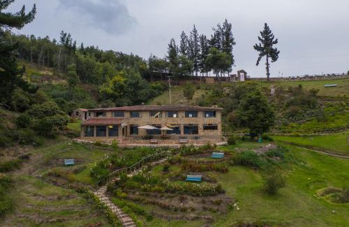 Aquitania Hotel | Hotel Refugio Pozo Azul