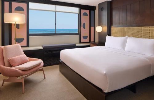 Waikiki Hotel | Hotel Renew