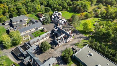 Neuvy-sur-Barangeon Resort | Hotel-Restaurant Domaine de la Grande Garenne
