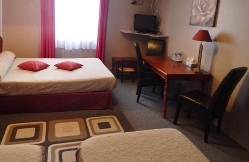 Conches-en-Ouche Hotel | HOTEL RESTAURANT LE CYGNE
