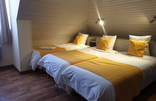 Neuf-Brisach Hotel | Hotel Restaurant Aux Deux Roses