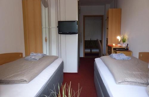 Soemmerda Hotel | Hotel/Restaurant Balkan