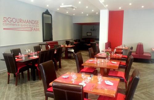 Le Cheylard Hotel | Hotel-Restaurant des Voyageurs