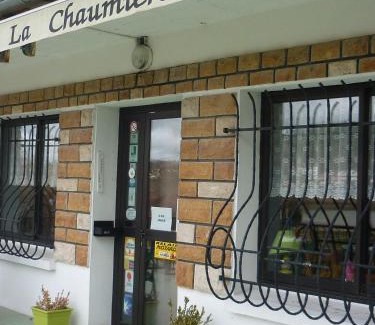 Clairvaux-les-Lacs Hotel | Hotel Restaurant La Chaumiere du Lac