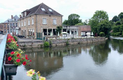 Putanges-le-Lac Hotel | Hotel Restaurant Le Lion Verd