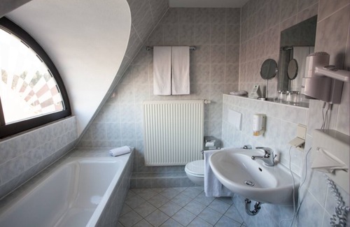 Leubnitz-Neuostra Hotel | Hotel & Restaurant Klosterhof