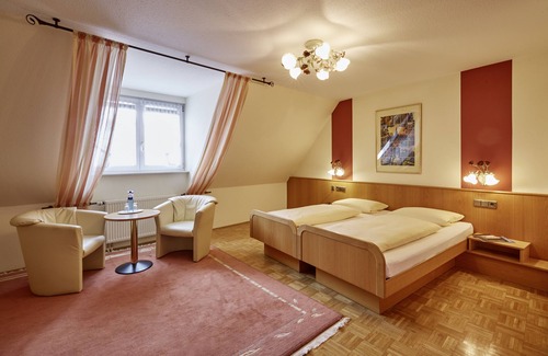 Braeunlingen Hotel | Hotel Restaurant Lindenhof