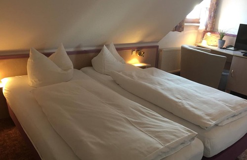 Gispersleben Hotel | Hotel & Restaurant Park Cafe ISA