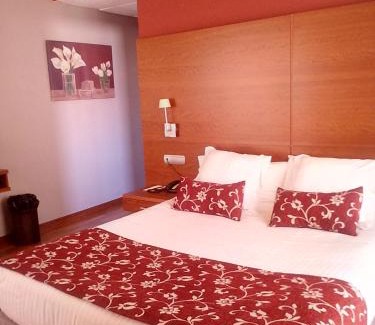Calderon Hotel | Hotel Restaurante El Tollo