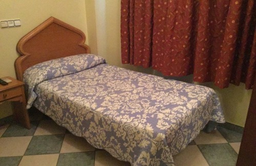 Pinos Puente House | Hotel Restaurante Montserrat