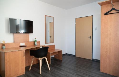 Emmerich Hotel | Hotel Rheinpromenade8