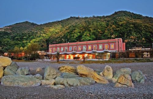 Piraino Hotel | Hotel Ristorante La Scogliera - NUOVA GESTIONE