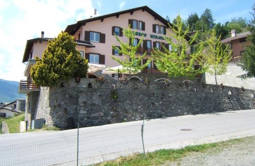 Teglio Hotel | Hotel Ristorante Miravalle