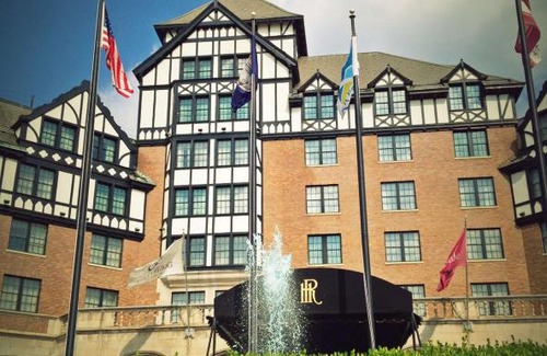 Roanoke Hotel | Hotel Roanoke & Conference Center, Curio Collection by Hilton
