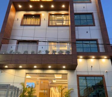 Gomti Nagar Hotel | Hotel Royal Casa