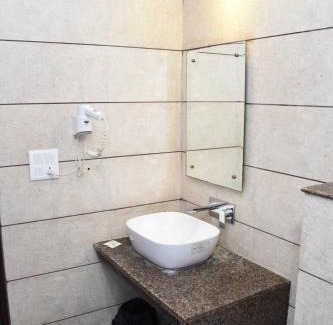 Pinjore Hotel | Hotel Royal Comfort Inn