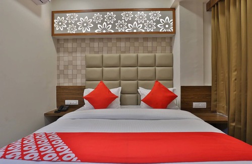 Ahmedabad Hotel | Hotel Royal King by Sky Stays