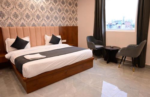 Hazratganj Hotel | Hotel Royal Suites