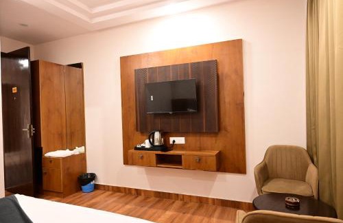 Hazratganj Hotel | Hotel Royal Suites