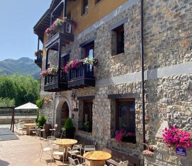 Cremenes Hotel | HOTEL RURAL EL SABINAR