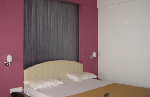 Wai Hotel | Hotel Sanai Residency