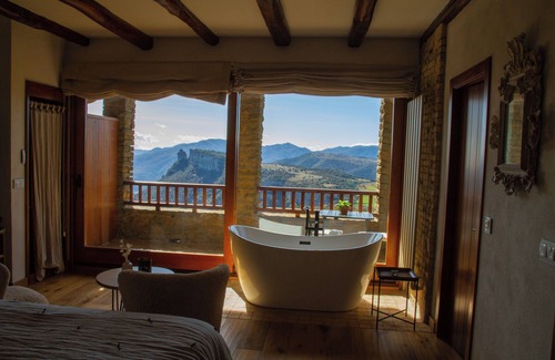 Rupit I Pruit Hotel | Hotel Santa Llucia Rupit