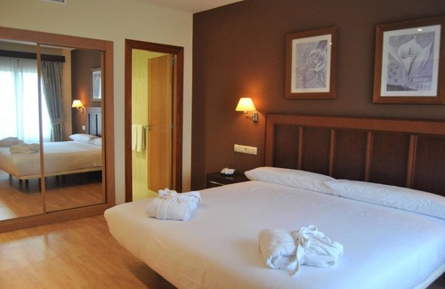 Carbajal de la Legua Hotel | Hotel Santiago de León