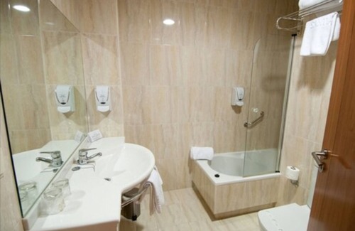 Carbajal de la Legua Hotel | Hotel Santiago de León